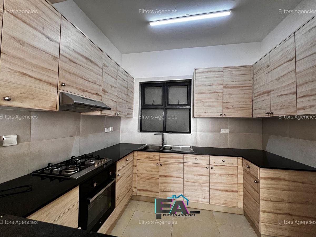 2 Bed Apartment with En Suite at Lantana Road - 8