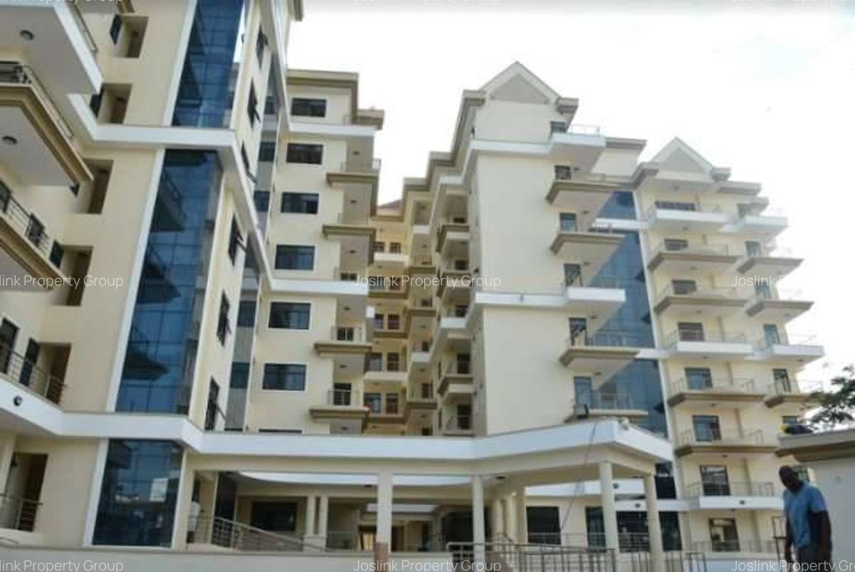 3 Bed Apartment with En Suite in Tudor - 4