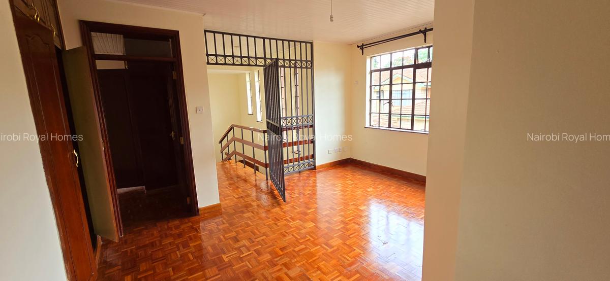 4 Bed Townhouse with En Suite at Lavington Mall - 10