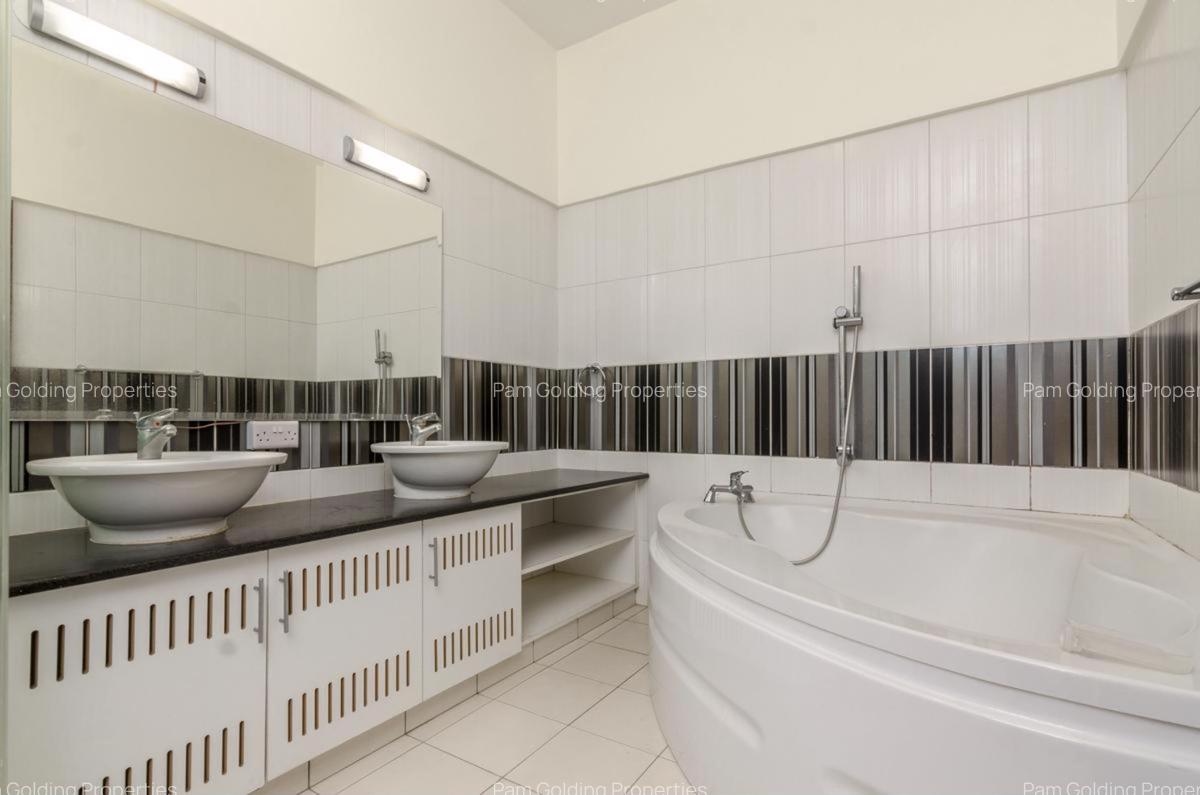 4 Bed Apartment at Brookside Drive - 11