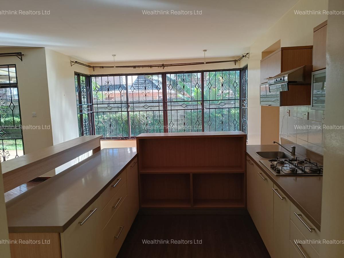 4 Bed Townhouse with Swimming Pool at Ridgeways - 5