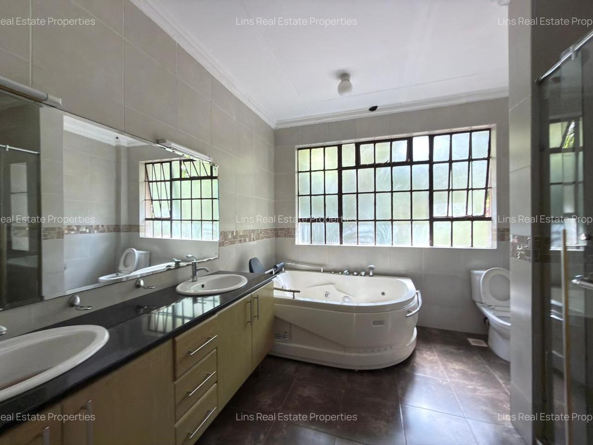 4 Bed House with En Suite in Karen - 11