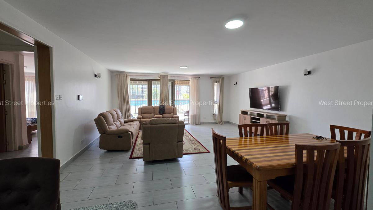 3 Bed Apartment with En Suite in Lavington - 1