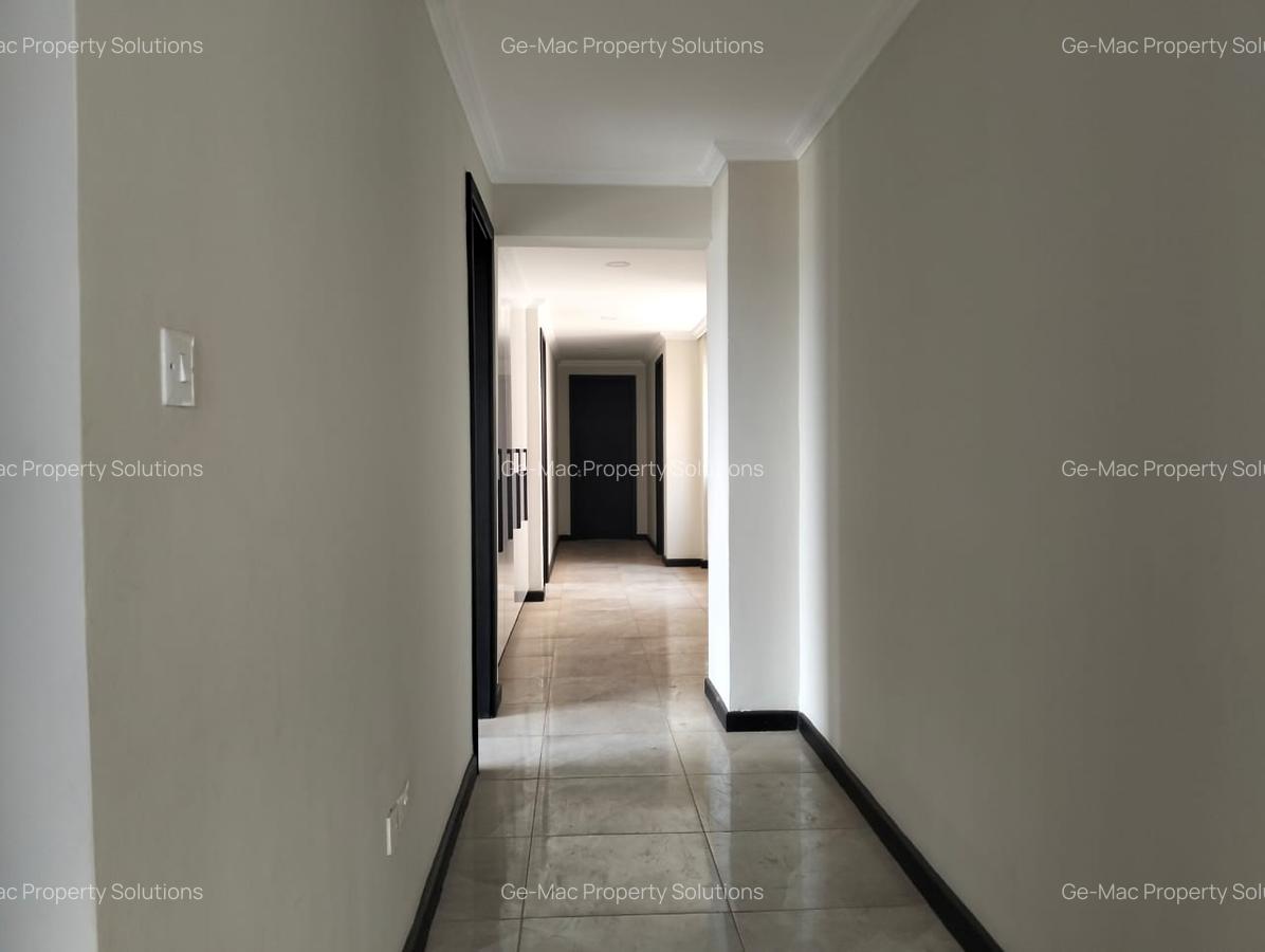 3 Bed Apartment with En Suite in Lavington - 15