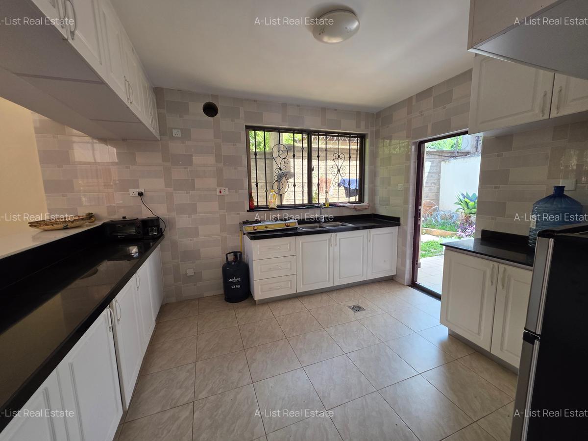 5 Bed Villa with En Suite at Chalbi Road - 3