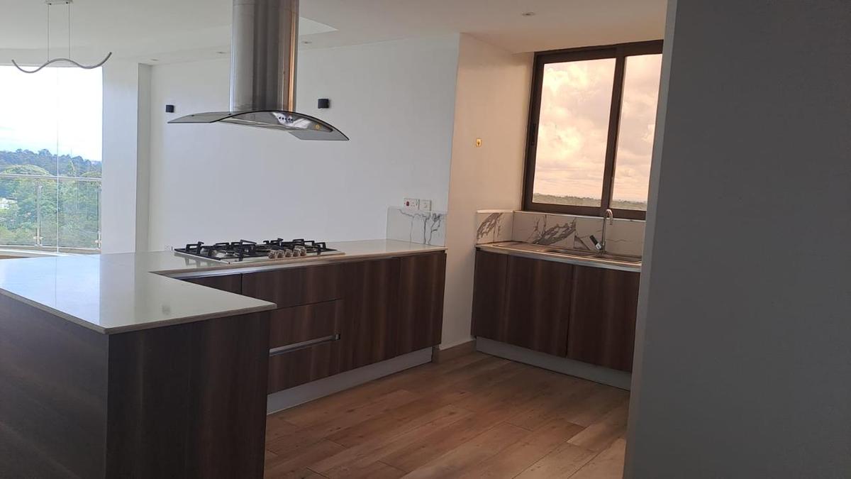 3 Bed Apartment with En Suite at Parklands - 4