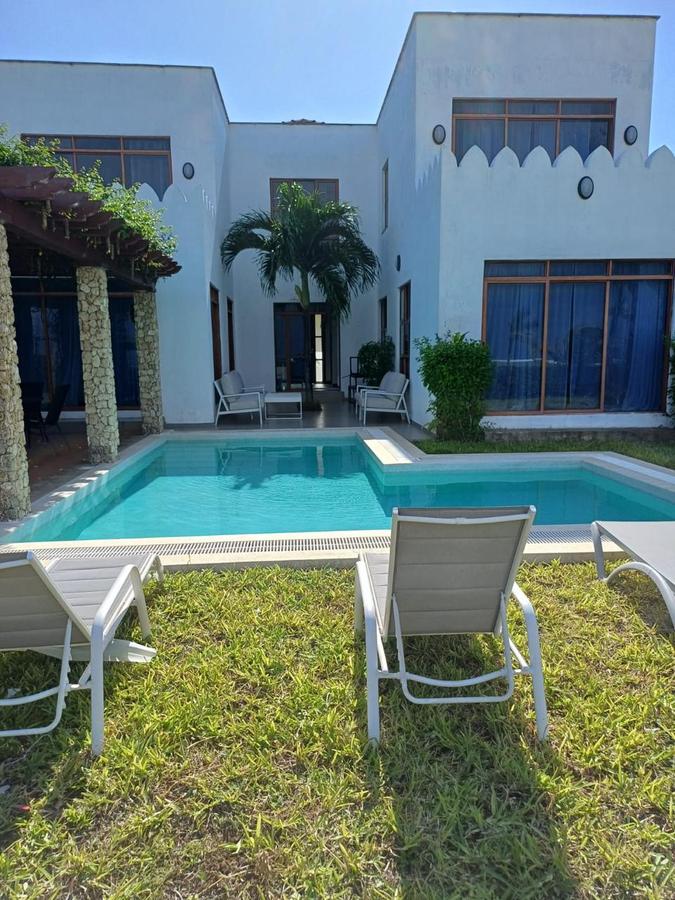 4 Bed Villa with En Suite in Kikambala - 1