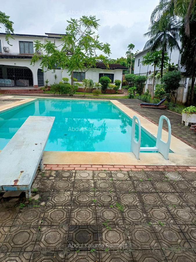 7 Bed Villa with En Suite at Nyali - 4