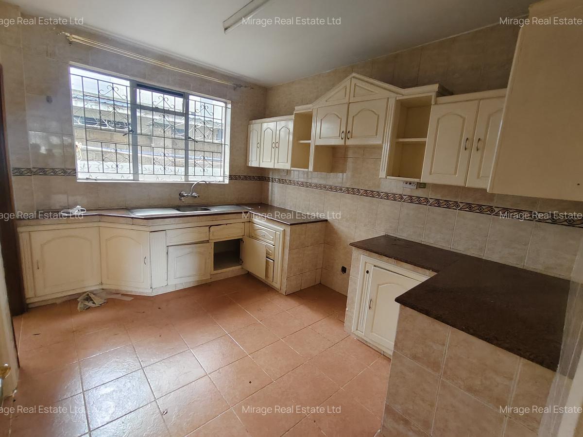3 Bed Apartment with Swimming Pool in Kilimani - 4