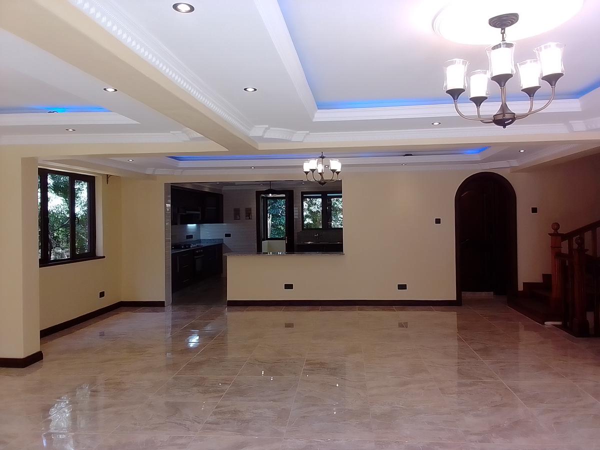 5 Bed Townhouse with En Suite in Lavington - 1