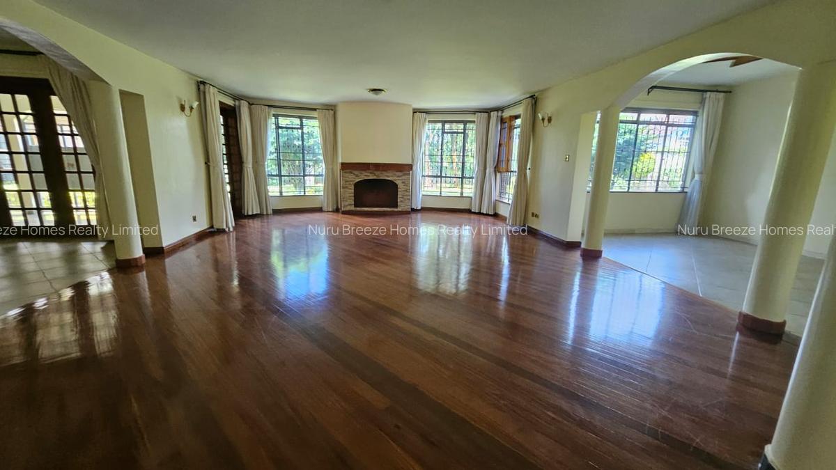 6 Bed House with En Suite in Runda - 2