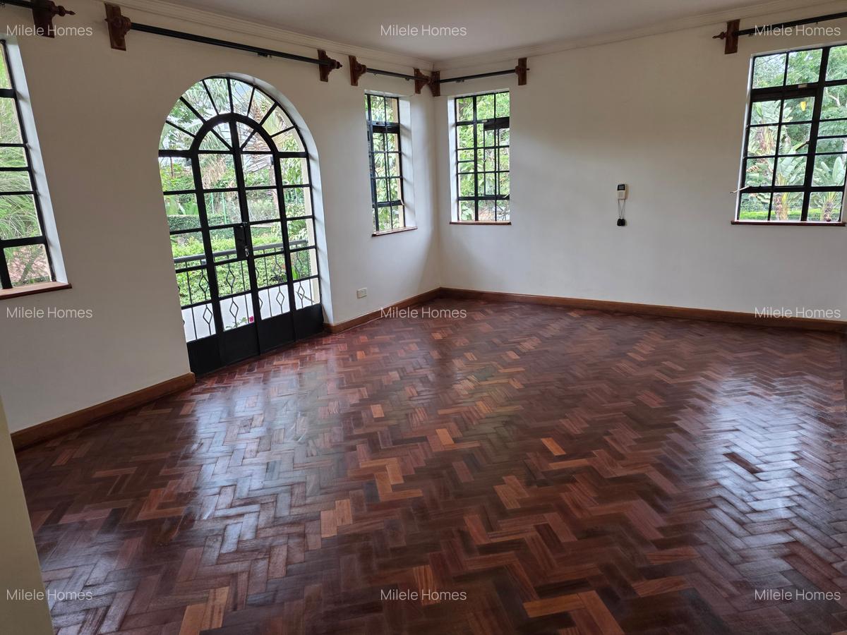 5 Bed Townhouse with En Suite in Kitisuru - 17