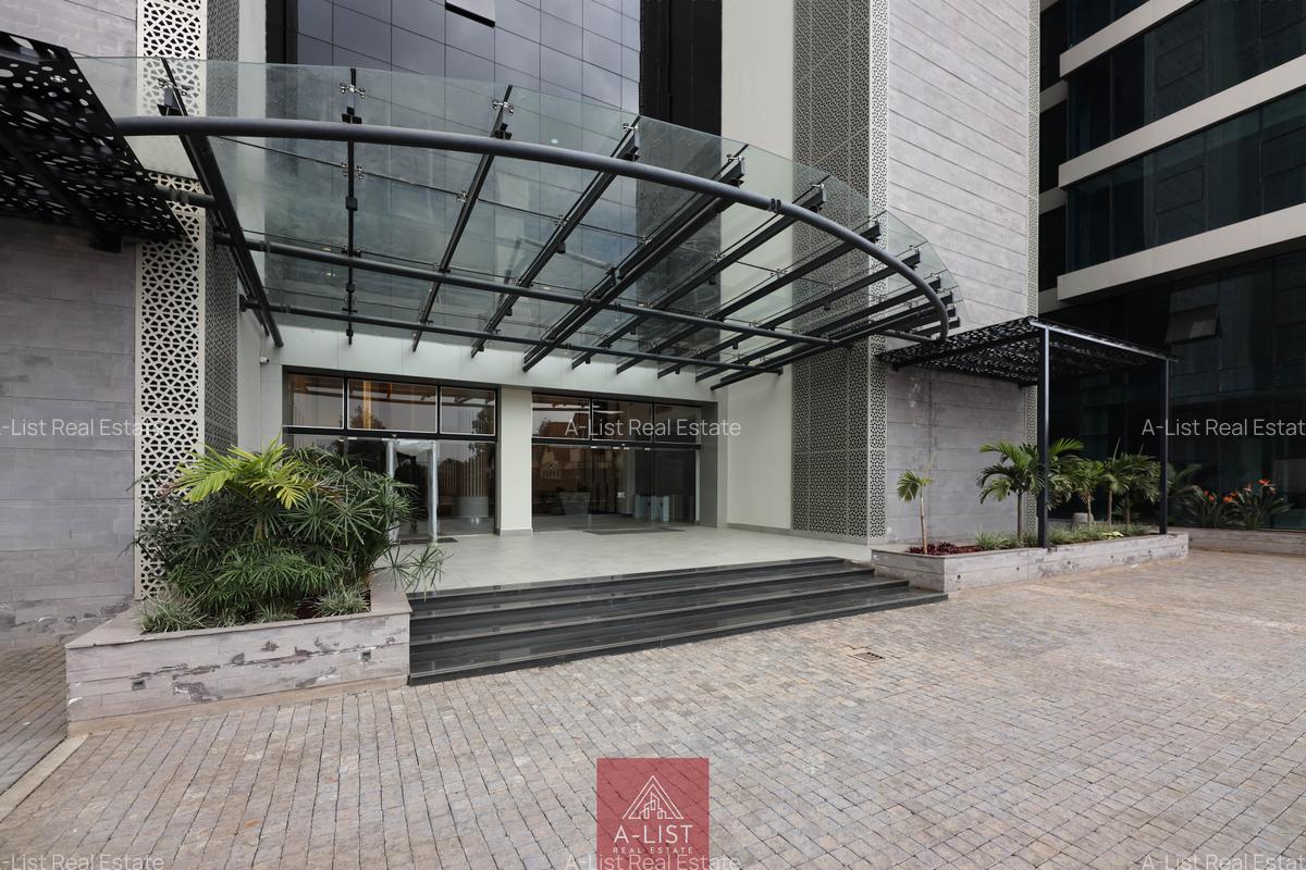 4,000 ft² Office with Service Charge Included at Riverside Drive - 12