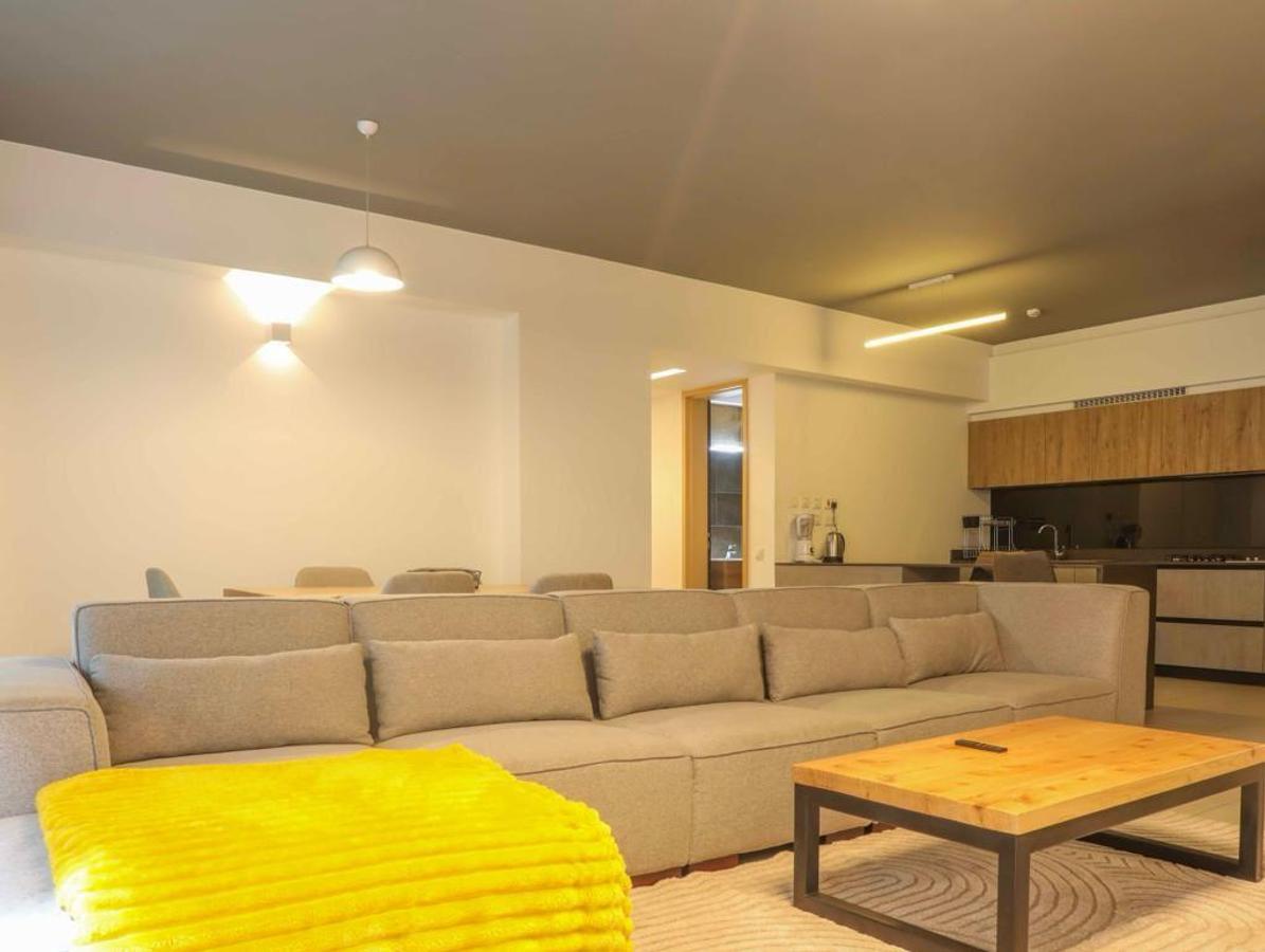 3 Bed Apartment with En Suite at 23 - 15