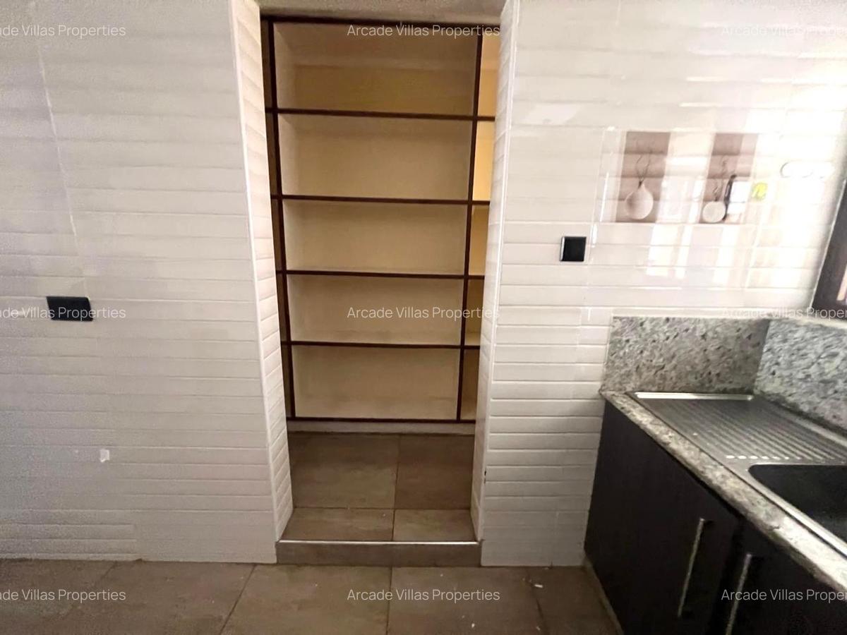 5 Bed Townhouse with En Suite in Lavington - 10