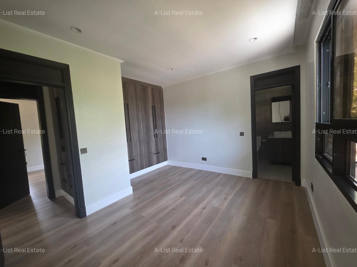 3 Bed Townhouse with En Suite in Gigiri - 11