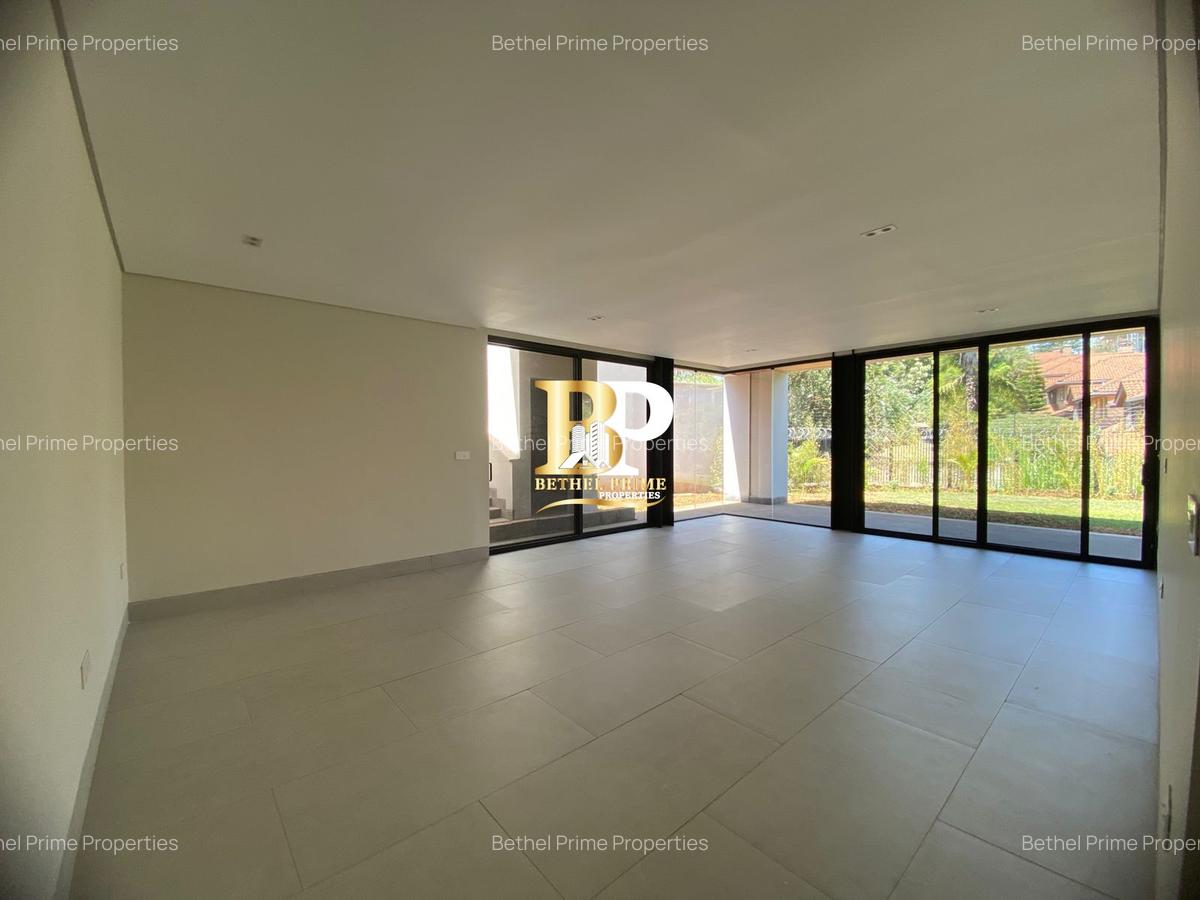 5 Bed Villa with En Suite at Grevillea Groove - 6