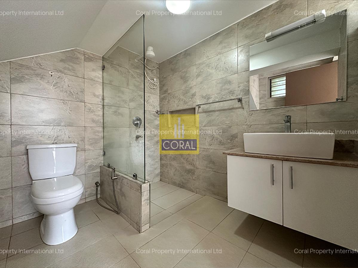 2 Bed Apartment in Parklands - 10