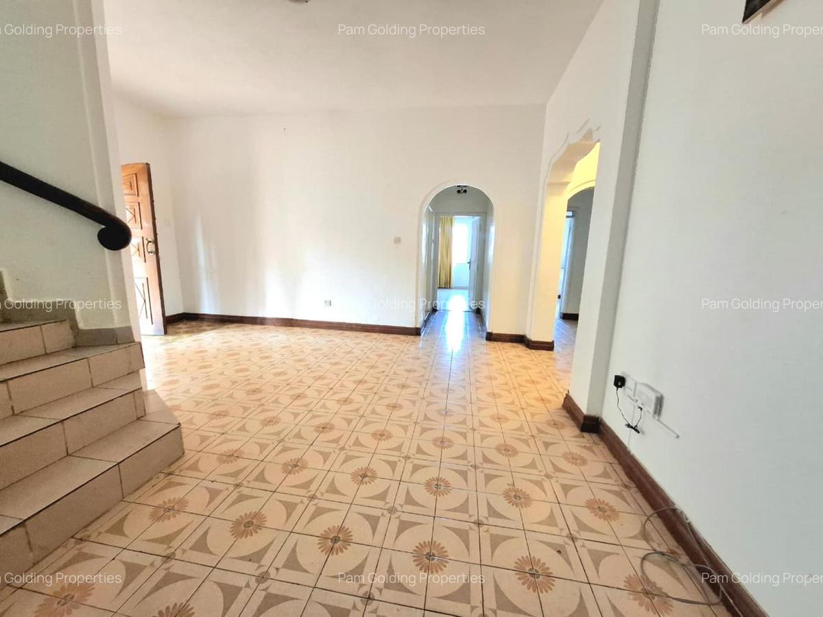 6 Bed House at Ridgeways Drive - 5