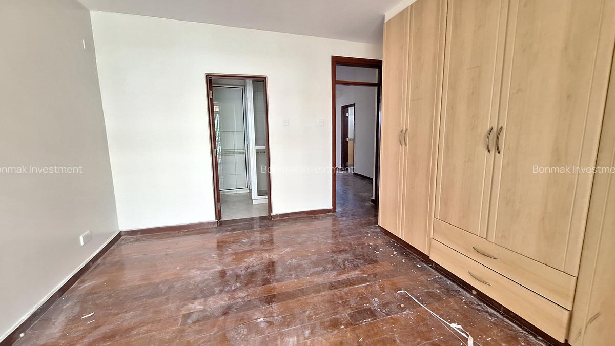 4 Bed Townhouse with En Suite at Brookside Drive. - 13