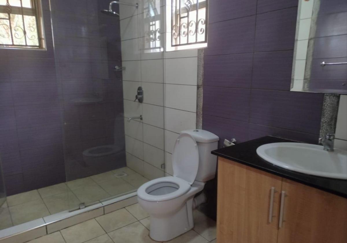 4 Bed Townhouse with En Suite in General Mathenge - 14