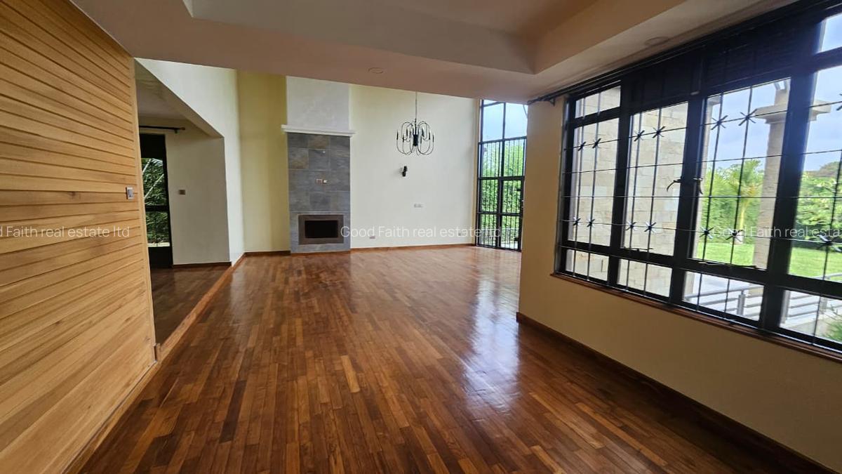 5 Bed Villa with En Suite in Runda - 4