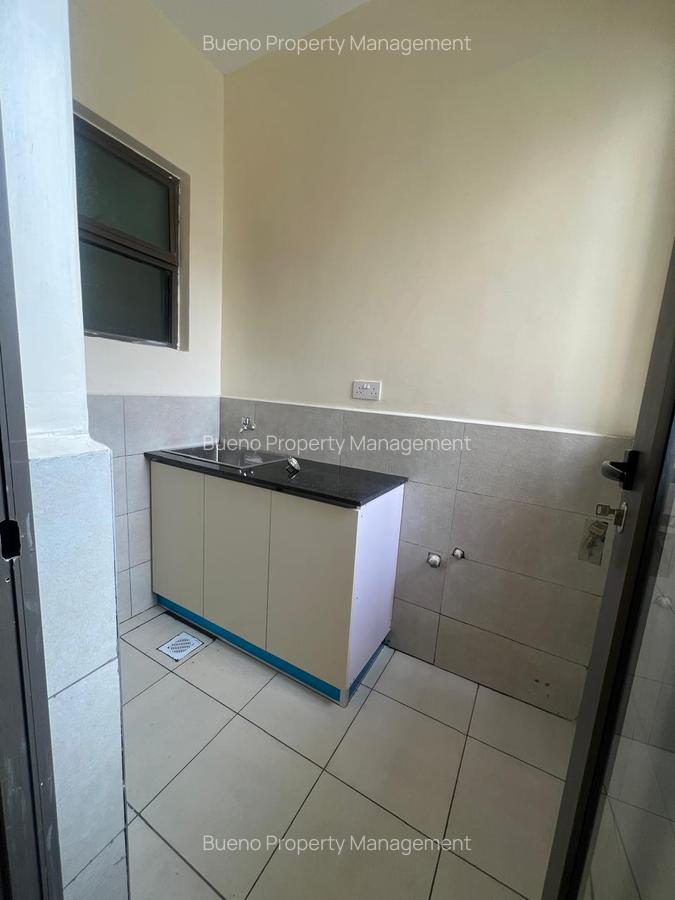 2 Bed Apartment with En Suite in Kilimani - 5