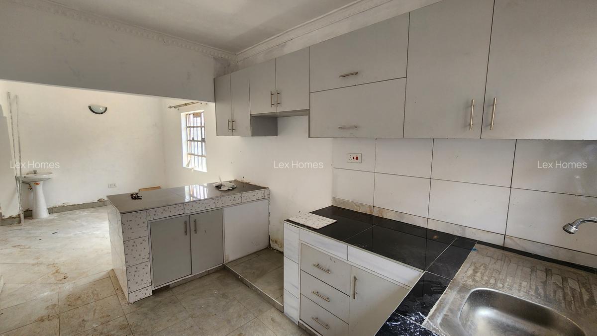 3 Bed House with En Suite at Rimpa Road - 10