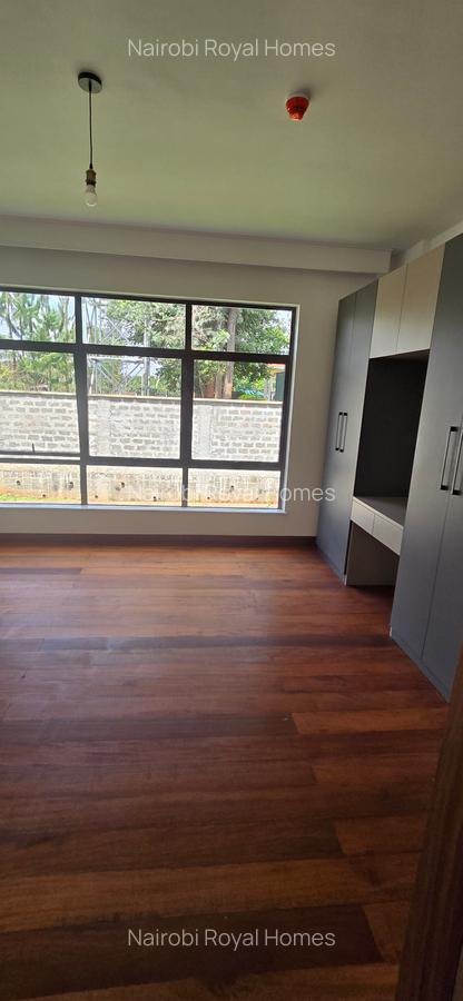 4 Bed Townhouse with En Suite at The Loft Two Rives - 12