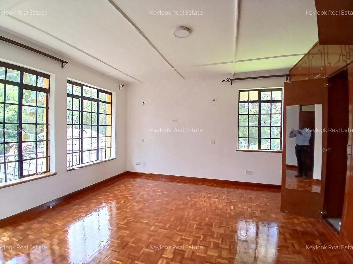 4 Bed Townhouse with En Suite at Lavington Green - 8