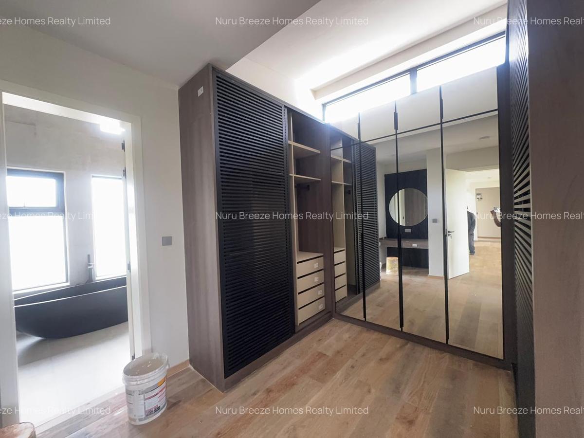 5 Bed Townhouse with En Suite in Runda - 8