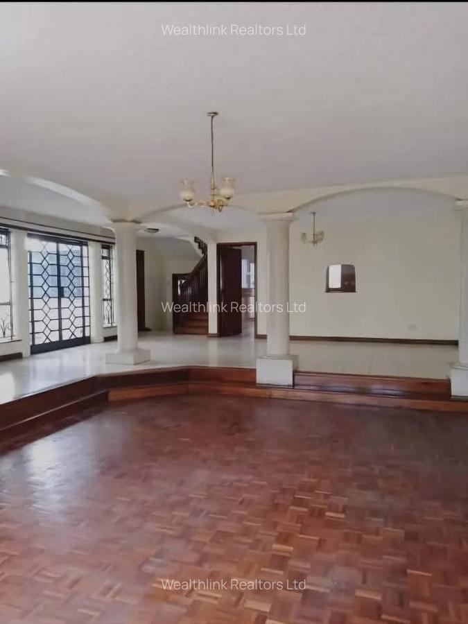 4 Bed Townhouse with En Suite at Spring Valley - 16