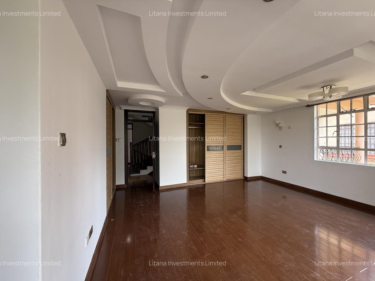 4 Bed Townhouse with En Suite in Lavington - 4