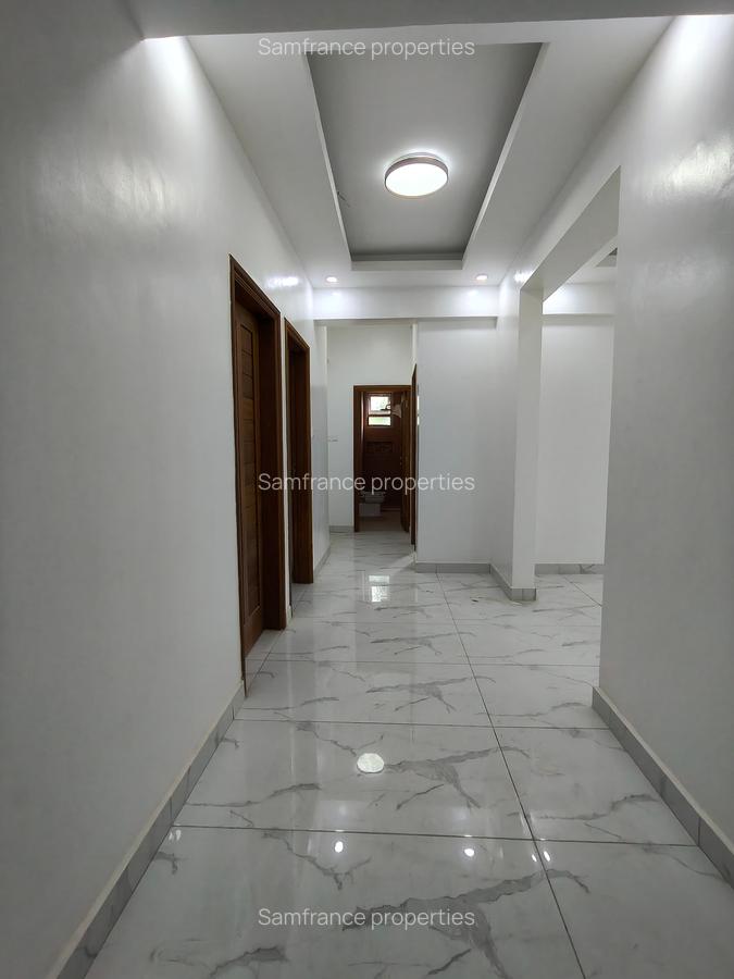 Serviced 2 Bed Apartment with En Suite at Links Road - 6