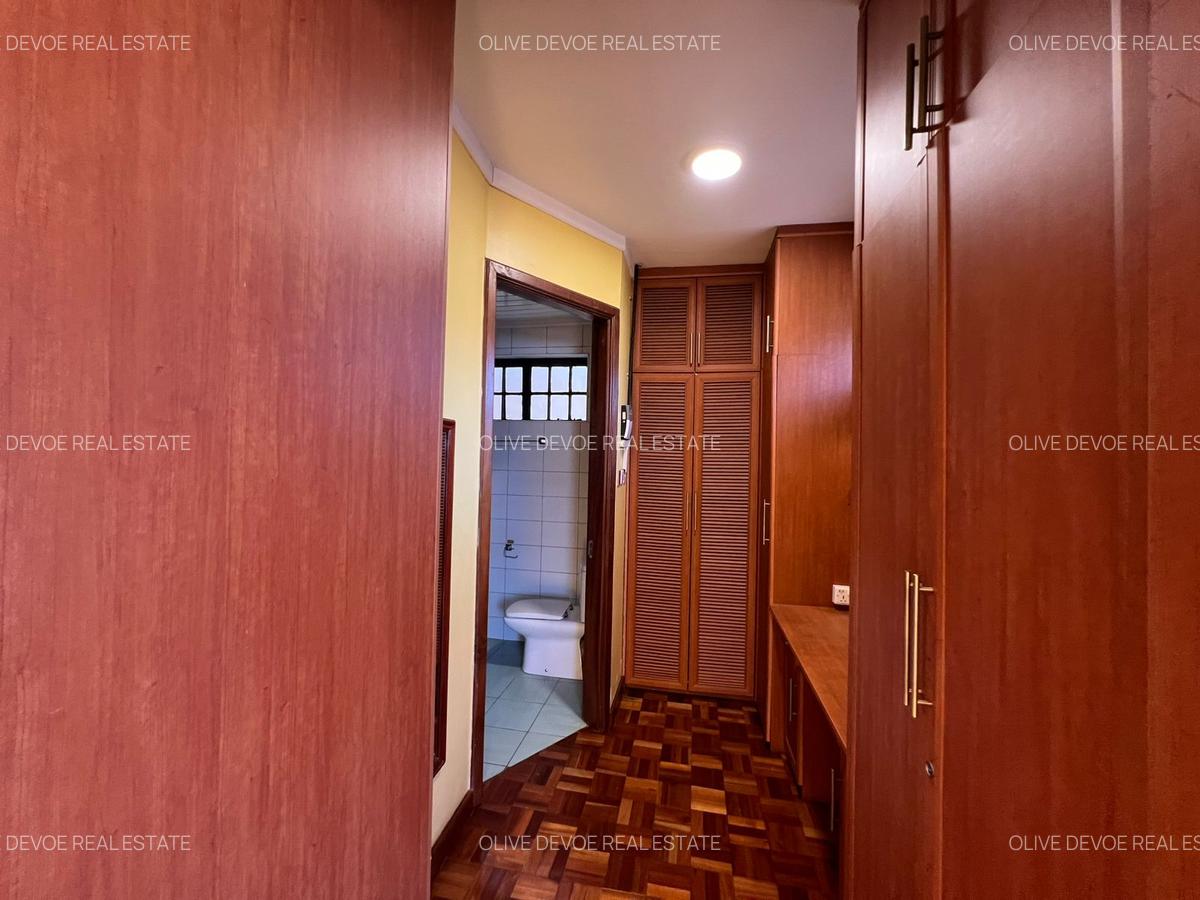 4 Bed Townhouse with En Suite in Lavington - 16