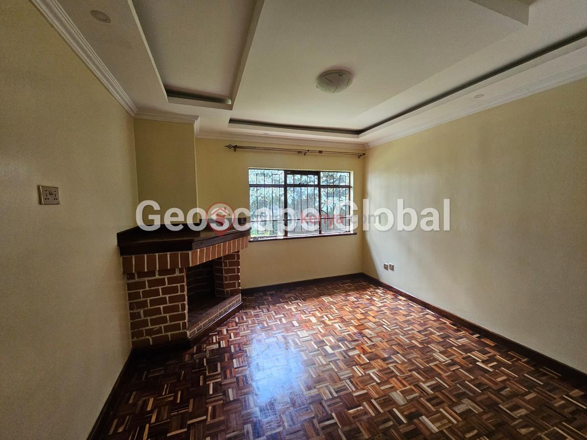 4 Bed Townhouse with En Suite in Spring Valley - 3