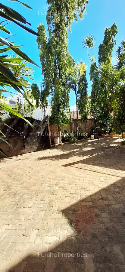 5 Bed House with En Suite at Nyali - 11