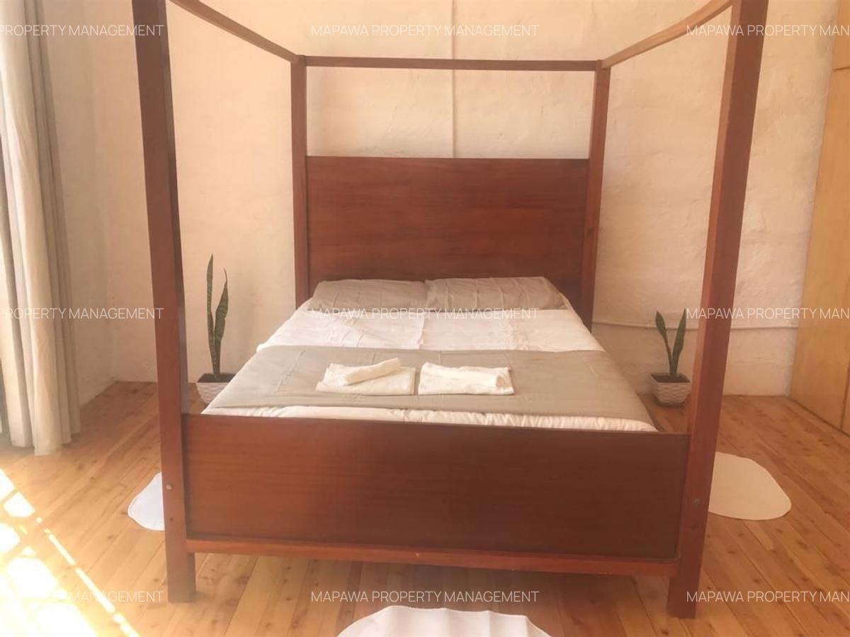 Serviced 3 Bed Apartment with En Suite in Garden Estate - 10