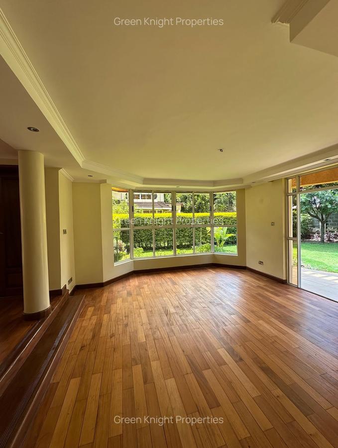 5 Bed Townhouse with En Suite in Lavington - 3