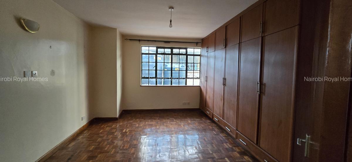 3 Bed Apartment with En Suite at Oak Wood 45 - 6