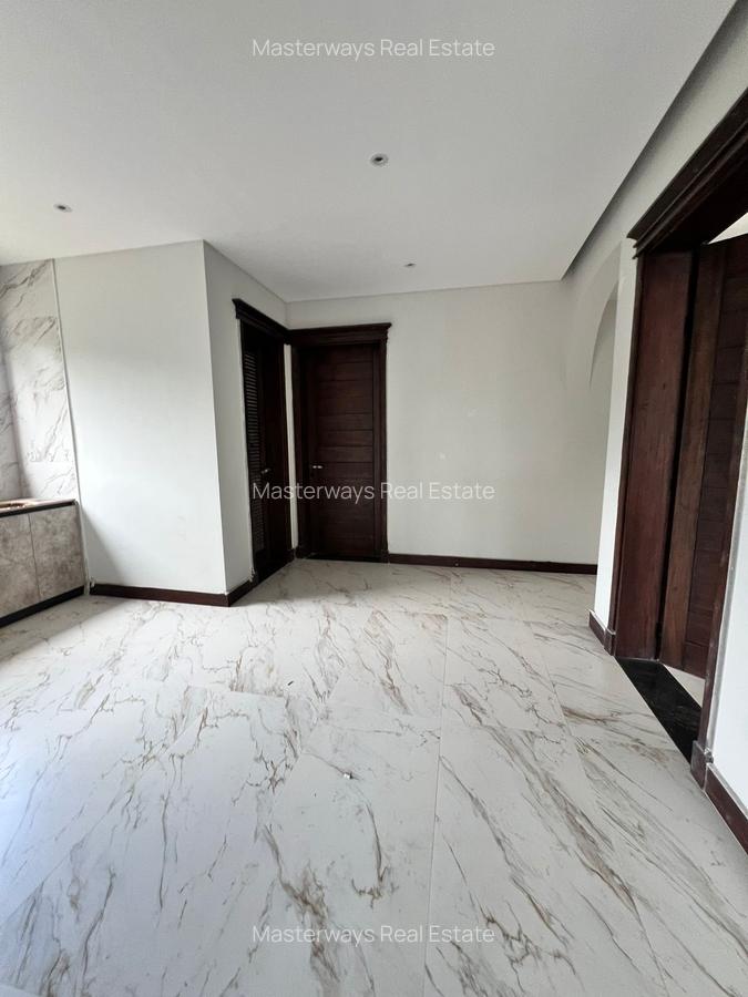 5 Bed Villa with En Suite in Gigiri - 13