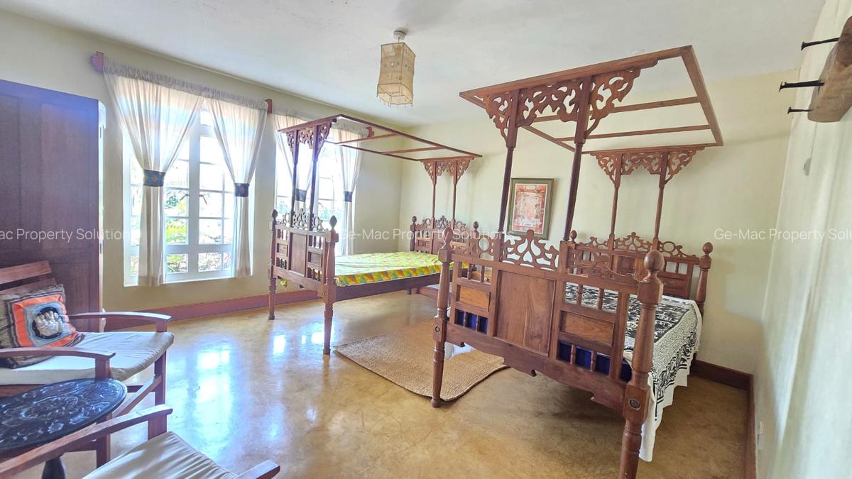 4 Bed House with En Suite in Runda - 14