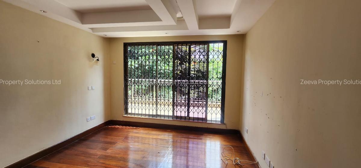 5 Bed Villa with En Suite in Lavington - 17