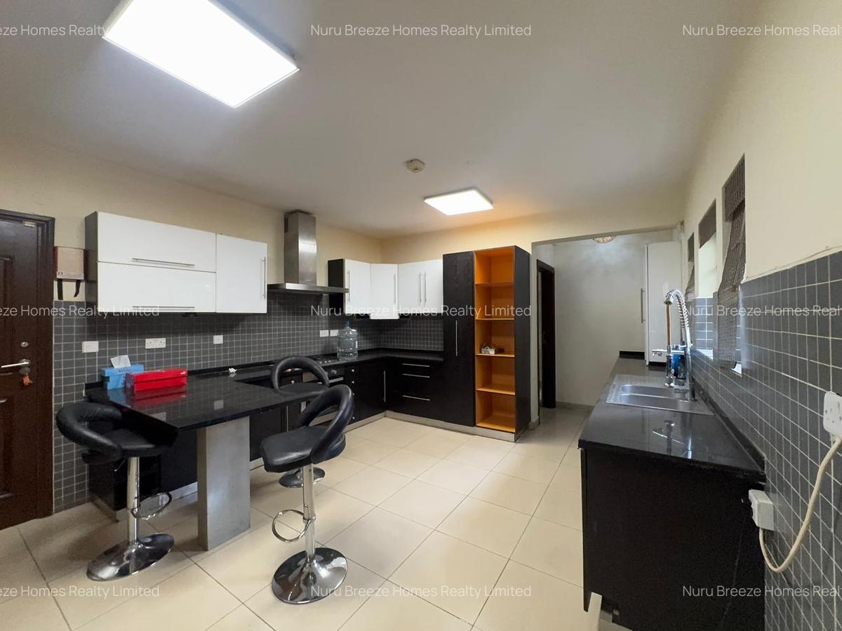 5 Bed Townhouse with En Suite in Runda - 3