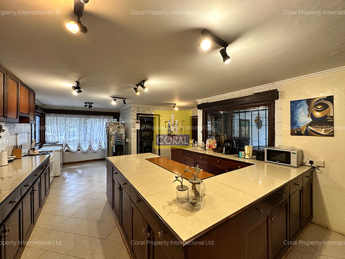 5 Bed House in Runda - 10