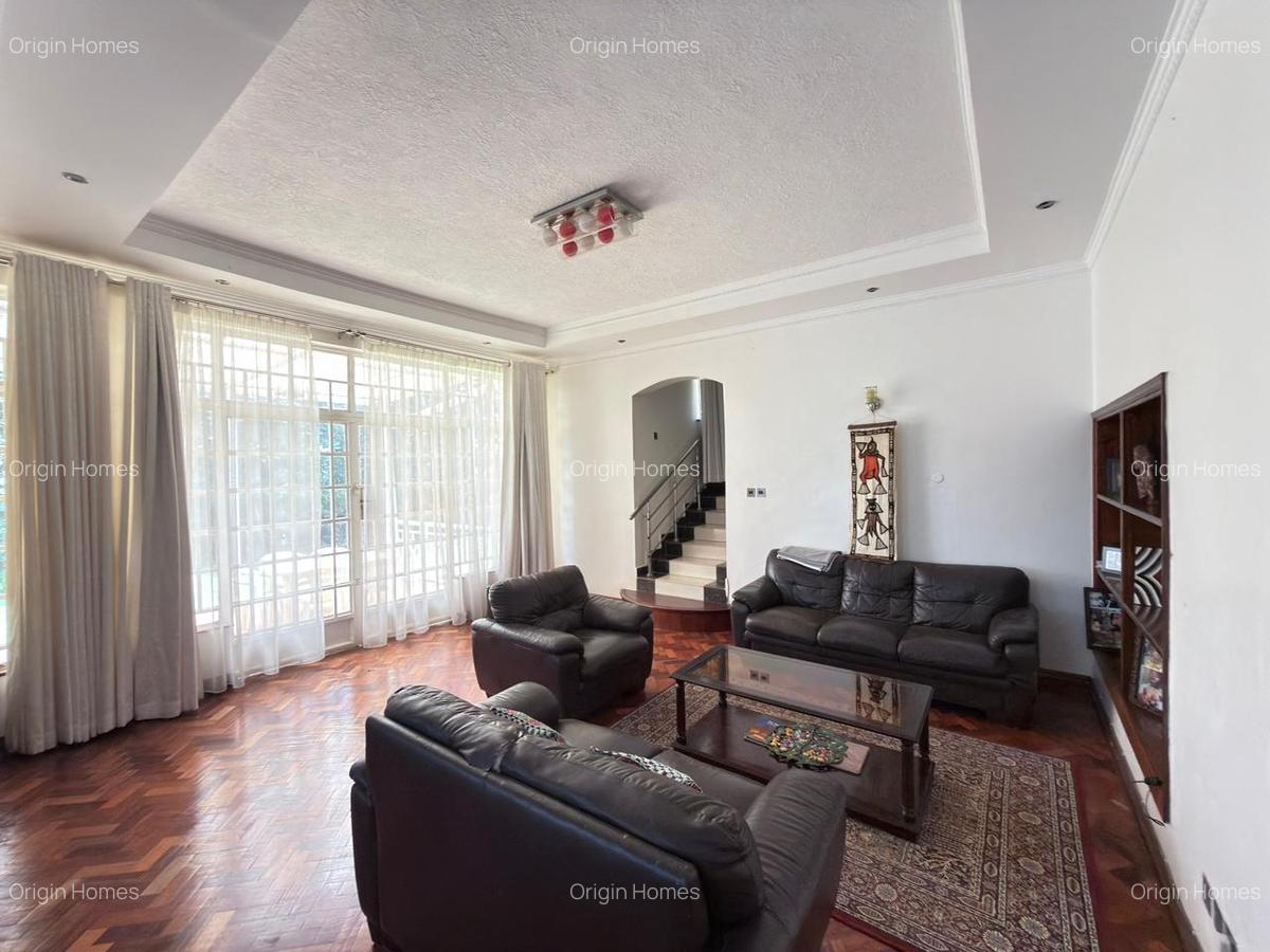 5 Bed House with En Suite in Nyari - 13