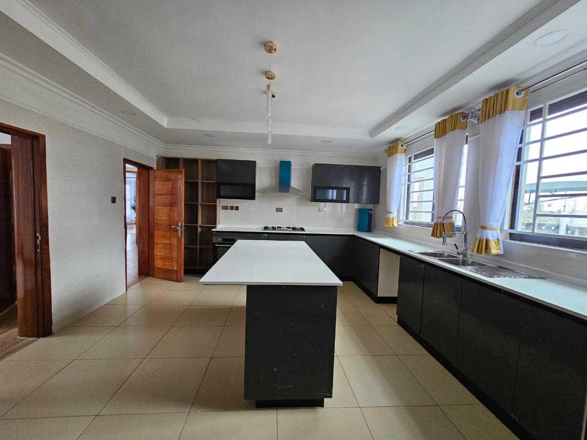 5 Bed Townhouse with En Suite at Off Kiambu Road - 9 5 Bed Townhouse with En Suite at Off Kiambu Road - 9