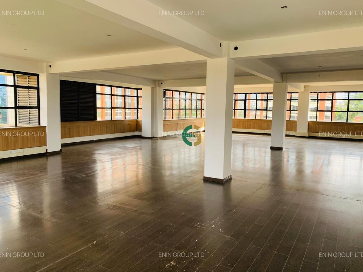 6,160 ft² Office with Lift in Westlands Area - 2