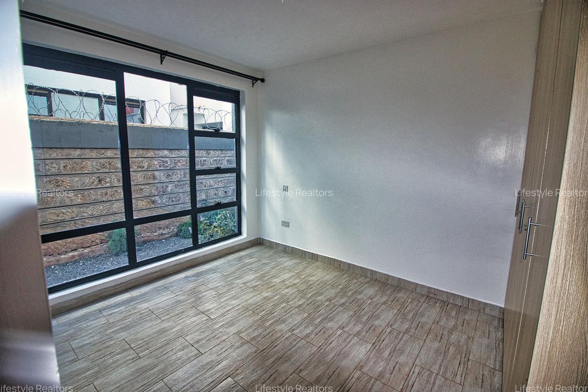 4 Bed House with En Suite at Eastern Bypass - 8