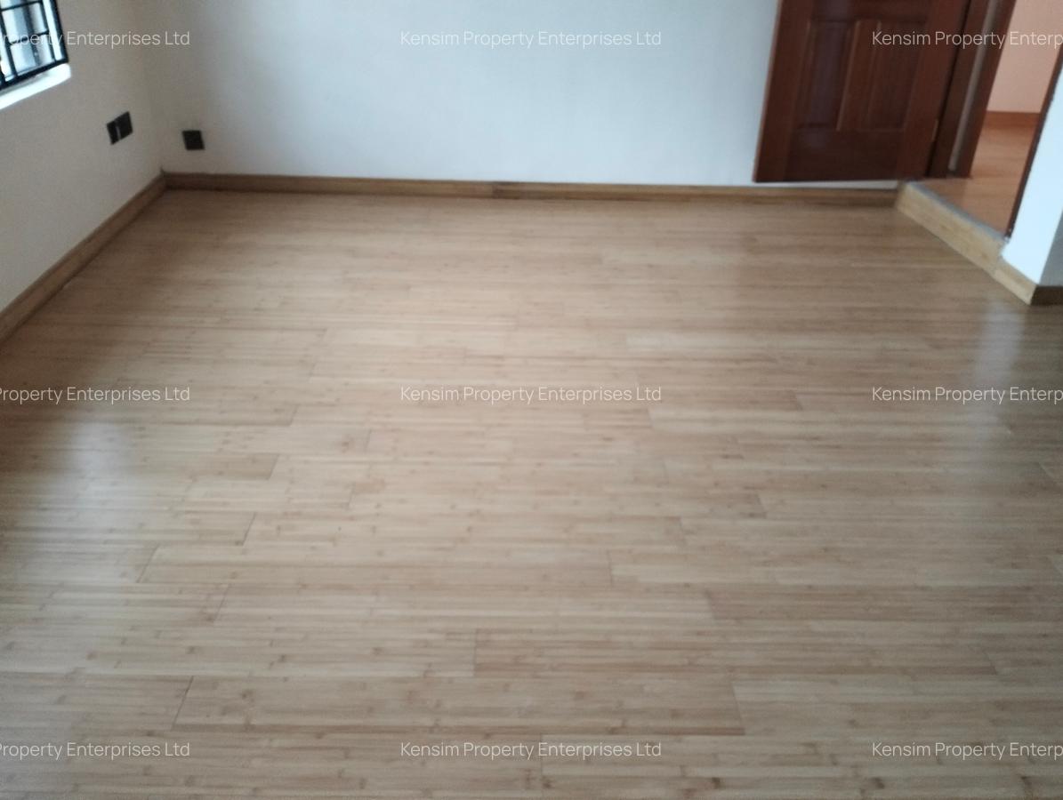 5 Bed Townhouse with En Suite in Lavington - 17